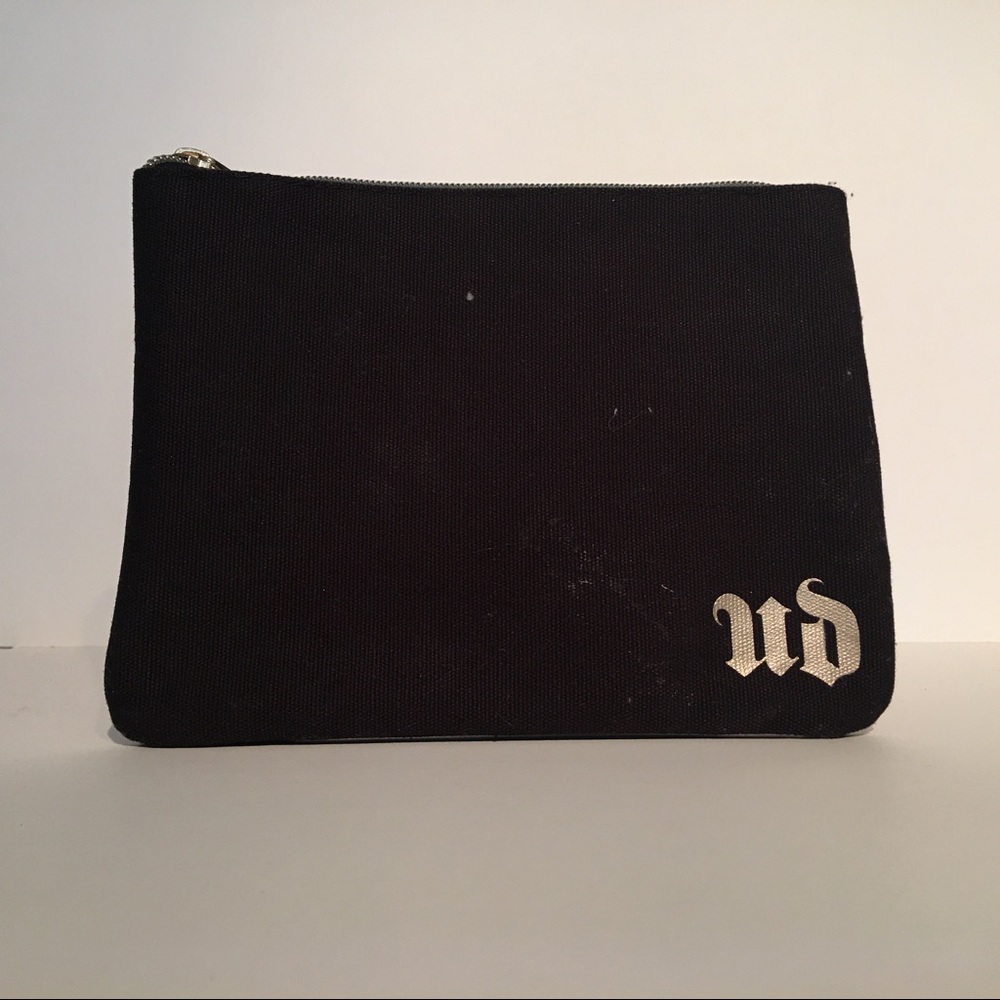 URBAN DECAY POUCH